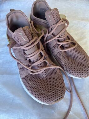 Fabletics Avalon Performance Sneaker